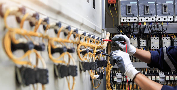 Professional Electrician technician working in Hickman, NE